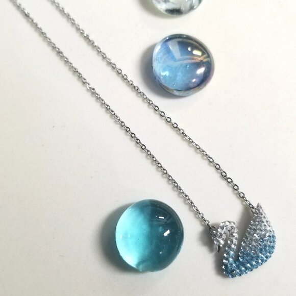 Authentic Swarovski Iconic Swan Pendant Necklace Silver Tone Rhodium Plated Box - Picture 9 of 9